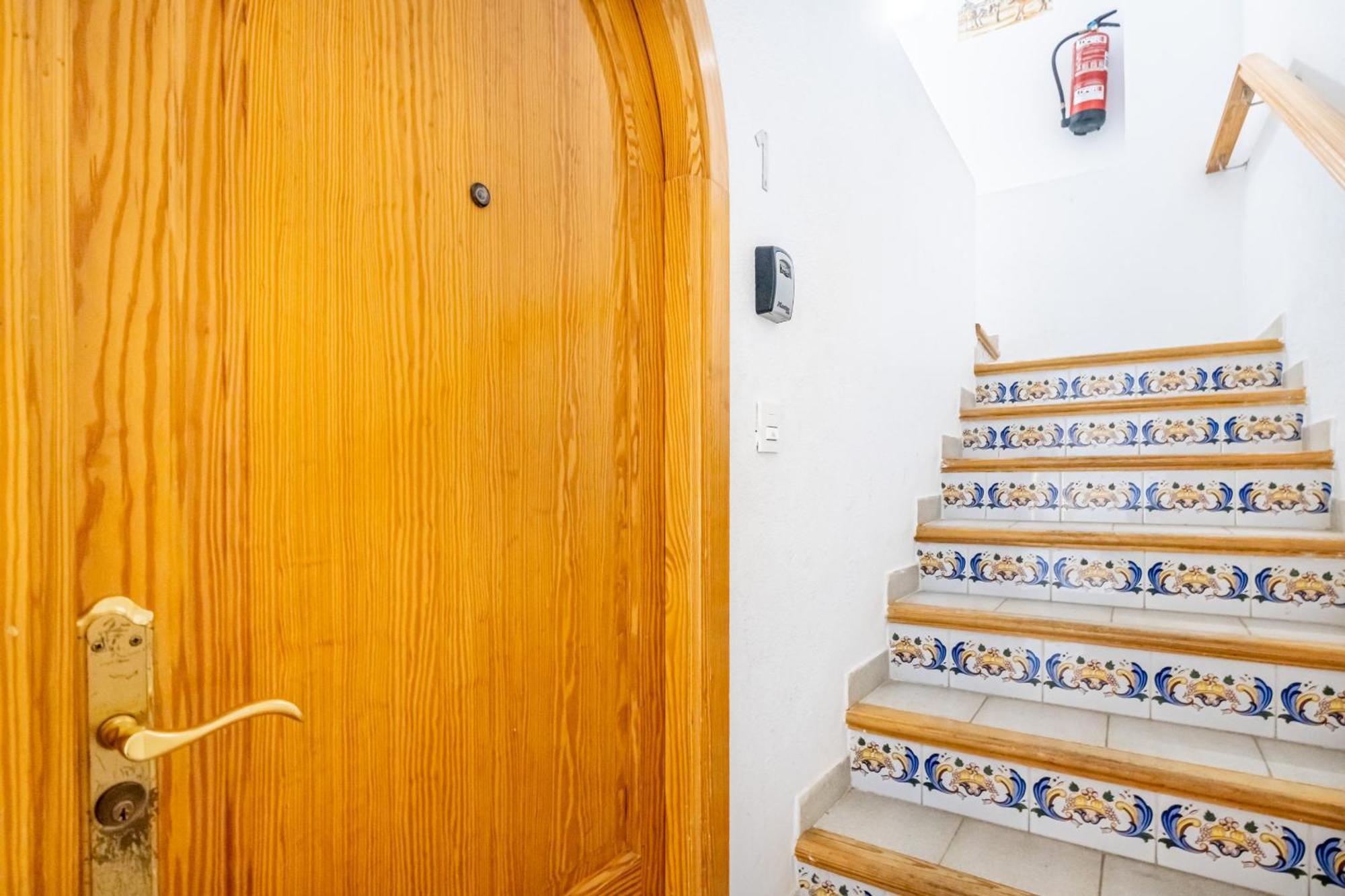 Apartamentos El Castell Benidorm Old-Town Exterior photo
