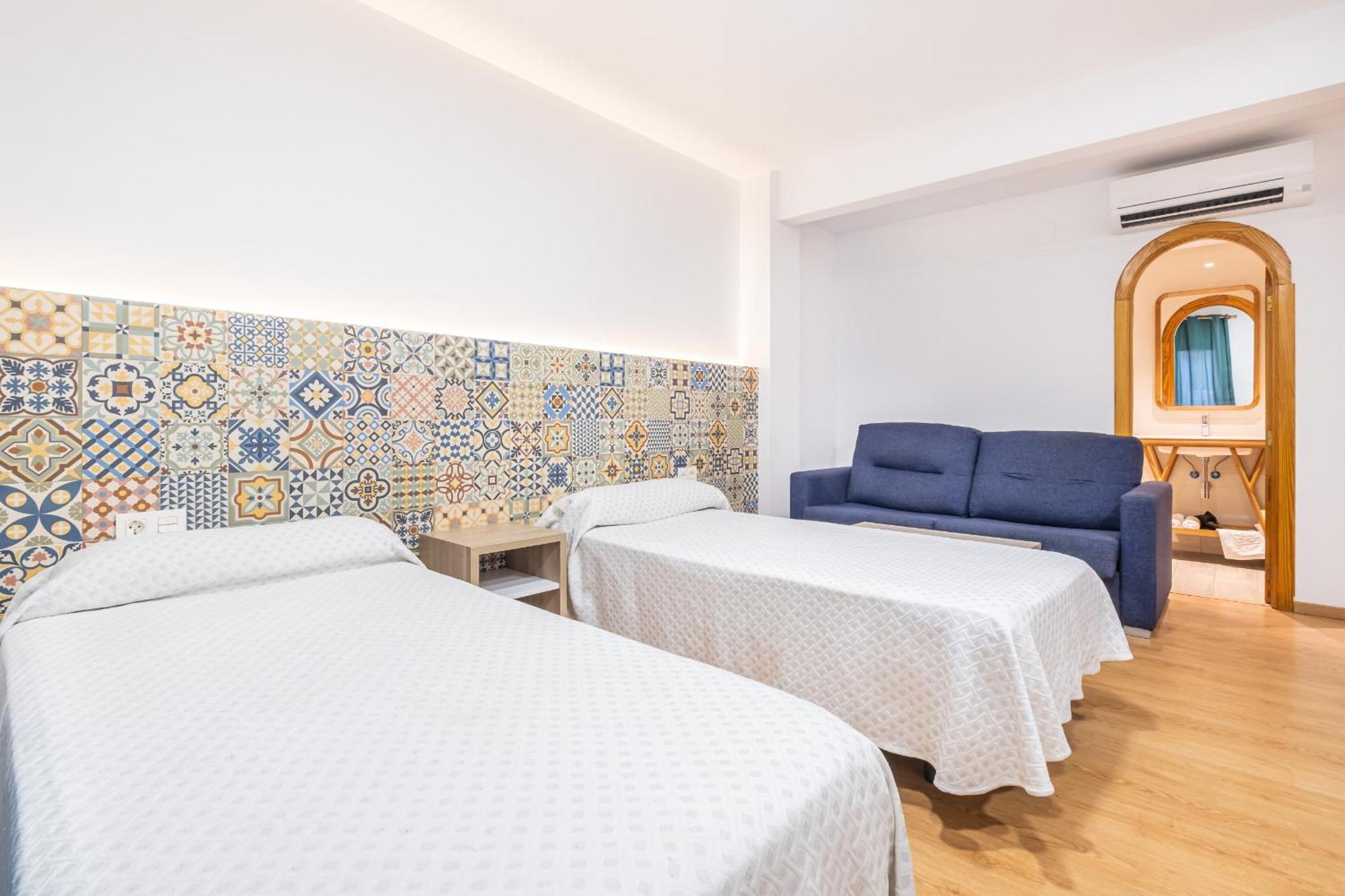 Apartamentos El Castell Benidorm Old-Town Room photo